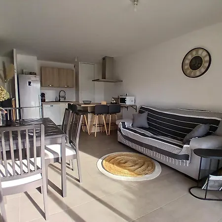 Bas Faron T2 Avec Terrasse Et Garage Apartment